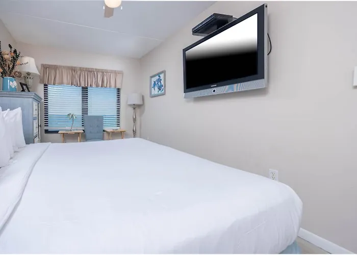 Island Winds East 703 Apartment