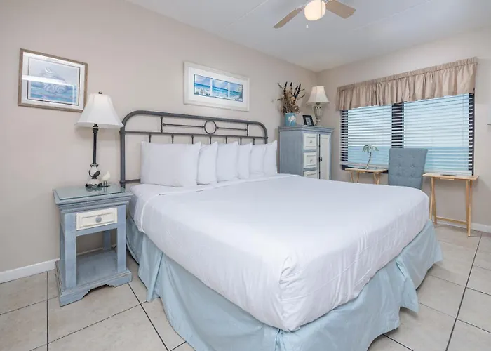 Island Winds East 703 Apartment