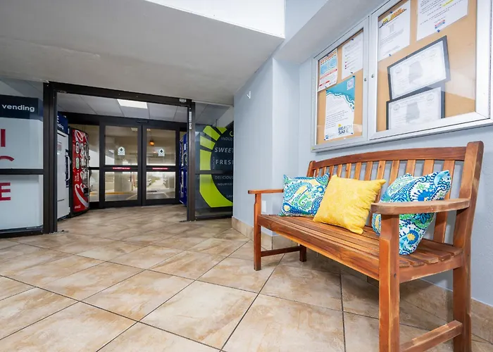 Apartment Island Winds East 703