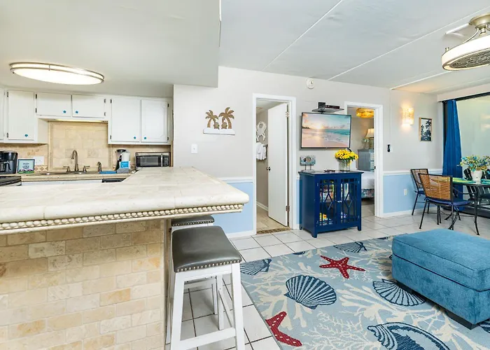 Apartment Island Winds East 703